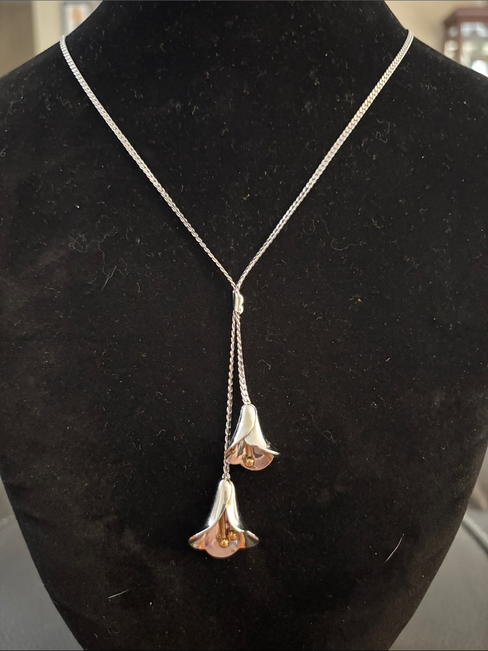 Vintage 1978 Avon Silver Floral Drop Lariat Necklace